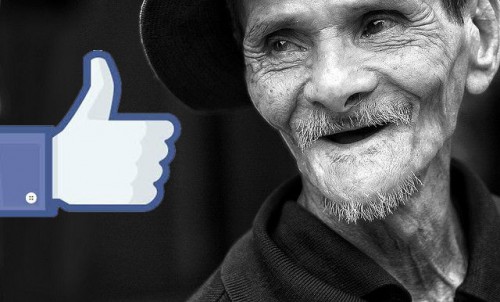 Người già ở Việt Nam yêu facebook